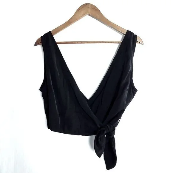Momni Wrap Around Cropped Blouse - Picture 5 of 7